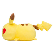 Laden Sie das Bild in den Galerie-Viewer, Pikachu Plüschtier/Kissen "Pokémon Yurutto"