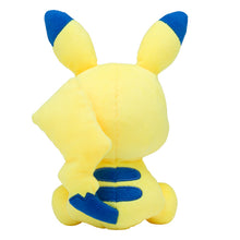 Laden Sie das Bild in den Galerie-Viewer, Pikachu Plüschtier "Saiko Soda"