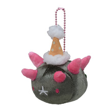 Laden Sie das Bild in den Galerie-Viewer, Gufa Anhänger "Pokémon Christmas Wonderland"