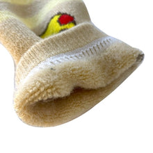 Laden Sie das Bild in den Galerie-Viewer, Kuschelsocken Pikachu
