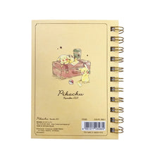 Laden Sie das Bild in den Galerie-Viewer, A6 Ringnotizbuch "Pikachu number025" - Pikachu auf Reisen