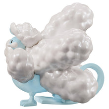 Laden Sie das Bild in den Galerie-Viewer, Mega-Altaria Figur »MonColle«