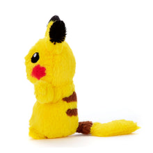 Load image into Gallery viewer, Pikachu Plüschtier »Kuschelweich« (Größe S)