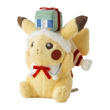 Laden Sie das Bild in den Galerie-Viewer, Pikachu Plüschtier »Pokémon Holiday Blessings«