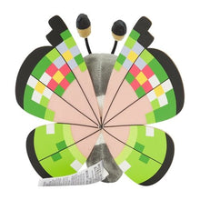 Laden Sie das Bild in den Galerie-Viewer, Vivillon (Fantasiemuster) Plüschtier »Pokémon fit« - PokéOta