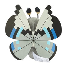 Laden Sie das Bild in den Galerie-Viewer, Vivillon (Monsunmuster) Plüschtier »Pokémon fit« - PokéOta