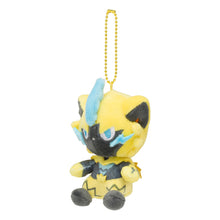 Load image into Gallery viewer, Zeraora pendant &quot;Pokémon Dolls&quot;