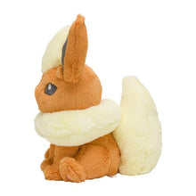 Laden Sie das Bild in den Galerie-Viewer, Flauschiges Flamara Kuscheltier - PokéOta