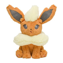 Laden Sie das Bild in den Galerie-Viewer, Flauschiges Flamara Kuscheltier - PokéOta