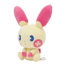 Laden Sie das Bild in den Galerie-Viewer, Plusle Plüschtier »Saiko Soda Refresh« - PokéOta
